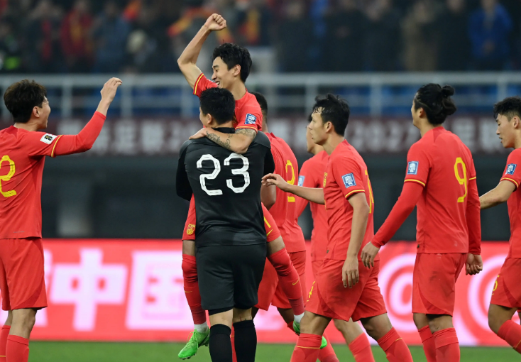 韩媒：中国男足不自律，必须揍他们一顿才听话，难怪沦为亚洲弱队